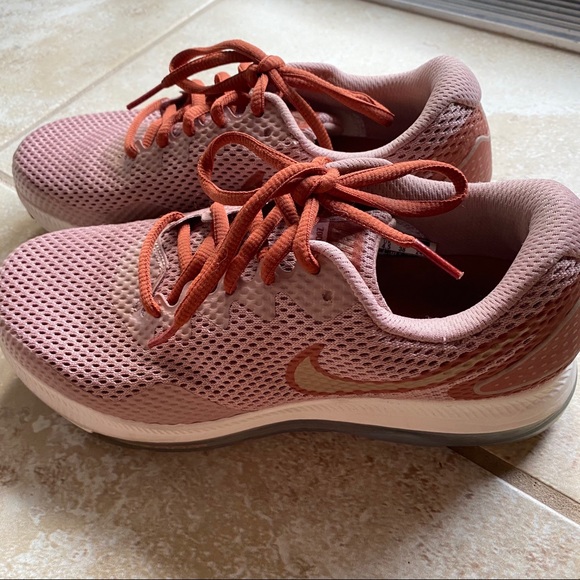 dusty rose nike shoes